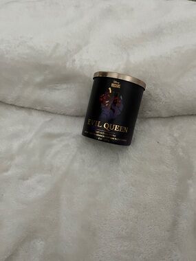 Bath & Body Works Evil Queen Candle - Black & Gold